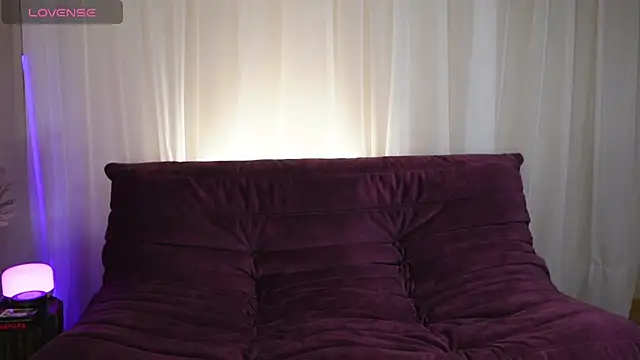 Emely Moon online show from March 13, 2026, 7:09 pm