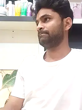 Snapshot of preist_2025 chatting on July 9, 2026, 12:42 pm preist 2025 online show from July 9, 2026, 12:42 pm