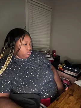 Chocolatebunnyxx96 online show from March 24, 2026, 5:23 am