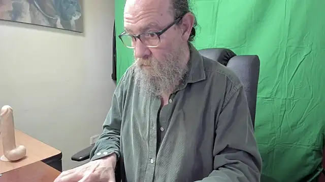 Snapshot of Uncle_Hottie chatting on March 12, 2026, 4:13 pm Uncle Hottie online show from March 12, 2026, 4:13 pm