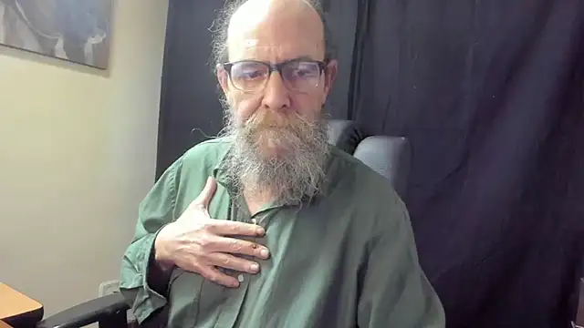Snapshot of Uncle_Hottie chatting on March 25, 2026, 8:59 pm Uncle Hottie online show from March 25, 2026, 8:59 pm