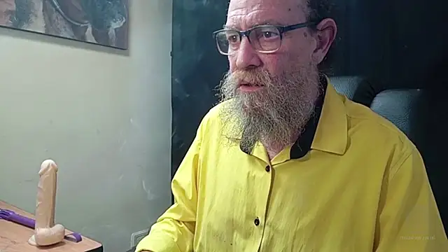 Snapshot of Uncle_Hottie chatting on March 26, 2026, 6:35 pm Uncle Hottie online show from March 26, 2026, 6:35 pm