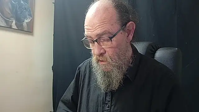 Snapshot of Uncle_Hottie chatting on April 11, 2026, 5:28 pm Uncle Hottie online show from April 11, 2026, 5:28 pm