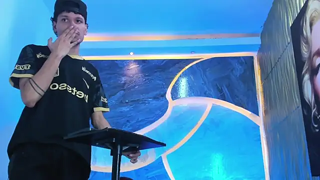 Lucas hot 20 online show from February 17, 2026, 4:53 am