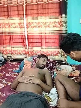 Snapshot of soft_couple778 chatting on February 11, 2026, 4:17 am soft couple778 online show from February 11, 2026, 4:17 am