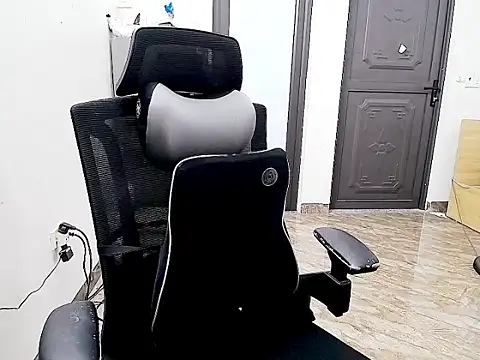 Snapshot of Shulee- chatting on March 24, 2026, 3:22 am Shulee- online show from March 24, 2026, 3:22 am