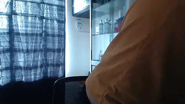 MaxStar26 online show from February 8, 2026, 12:41 pm