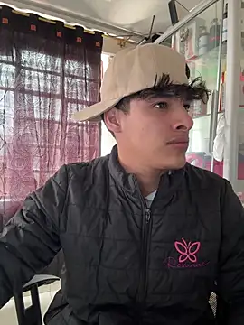 MaxStar26 online show from April 9, 2026, 1:38 pm