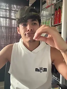 MaxStar26 online show from April 10, 2026, 1:05 pm