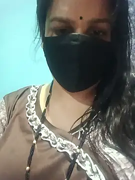 Snapshot of 01Roshani chatting on June 27, 2026, 7:57 am 01Roshani online show from June 27, 2026, 7:57 am