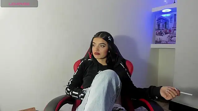 honeyluxe  online show from March 27, 2026, 4:18 am