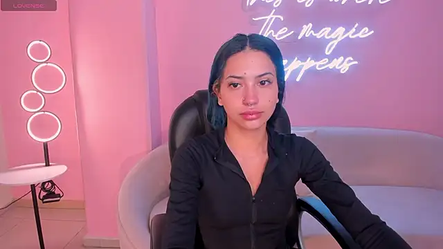 Snapshot of KayraLanne chatting on February 3, 2026, 3:59 am KayraLanne online show from February 3, 2026, 3:59 am