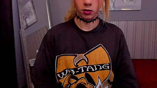 Snapshot of vicky_fant4sy chatting on March 18, 2026, 1:47 pm vicky fant4sy online show from March 18, 2026, 1:47 pm