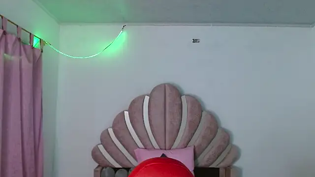 Naya  fox723 online show from January 18, 2026, 7:39 pm