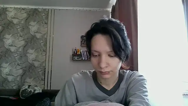 Snapshot of LxayBloom chatting on February 13, 2026, 8:32 am LxayBloom online show from February 13, 2026, 8:32 am