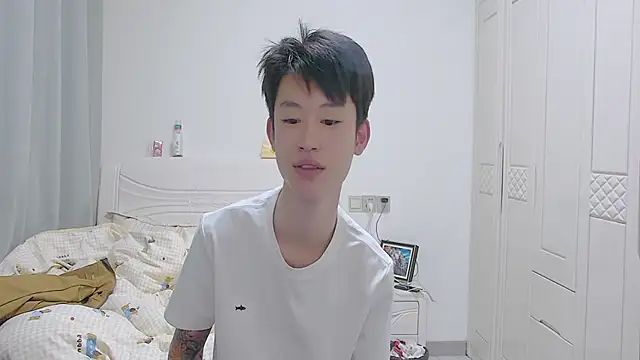 Snapshot of your-cake chatting on April 1, 2026, 1:23 pm your-cake online show from April 1, 2026, 1:23 pm