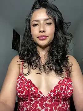 auroramooon online show from February 28, 2026, 8:10 pm