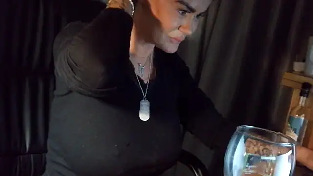 ScottishIvy online show from February 11, 2026, 1:10 am