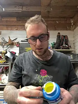 WIDBIGWHITECOCK online show from February 3, 2026, 5:38 am