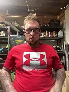 WIDBIGWHITECOCK online show from April 18, 2026, 3:32 am