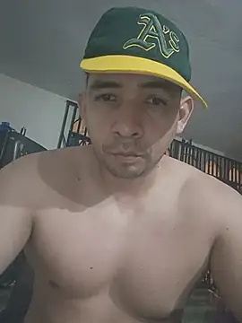 paladito01 online show from May 16, 2026, 4:42 am
