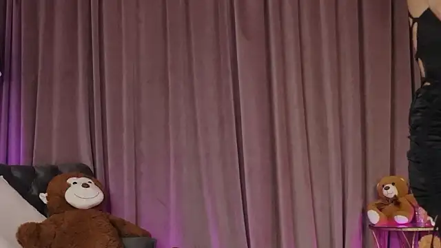 ZariaaVera online show from March 29, 2026, 8:20 pm