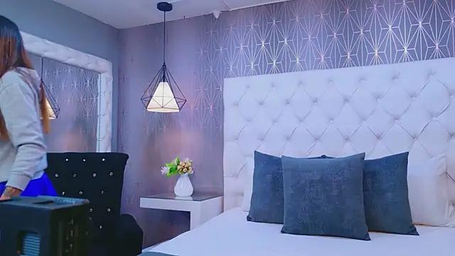 Snapshot of VioletFroost chatting on February 11, 2026, 7:30 pm VioletFroost online show from February 11, 2026, 7:30 pm