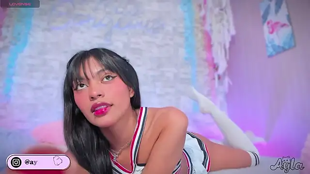 ayla lux online show from March 13, 2026, 5:36 am