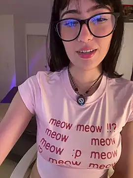 HinaSweet online show from April 7, 2026, 12:44 am