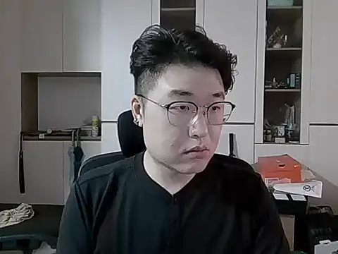 W0Ijn online show from May 8, 2026, 2:39 am