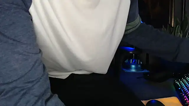 Snapshot of EspanolVato chatting on March 25, 2026, 10:54 am EspanolVato online show from March 25, 2026, 10:54 am