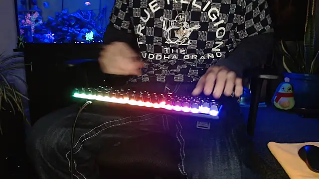 Snapshot of EspanolVato chatting on April 1, 2026, 9:21 am EspanolVato online show from April 1, 2026, 9:21 am