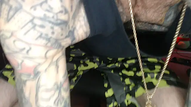 Snapshot of EspanolVato chatting on April 4, 2026, 11:35 pm EspanolVato online show from April 4, 2026, 11:35 pm