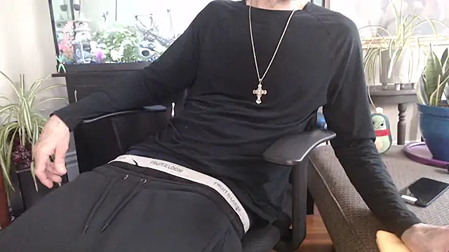 Snapshot of EspanolVato chatting on April 8, 2026, 9:15 pm EspanolVato online show from April 8, 2026, 9:15 pm