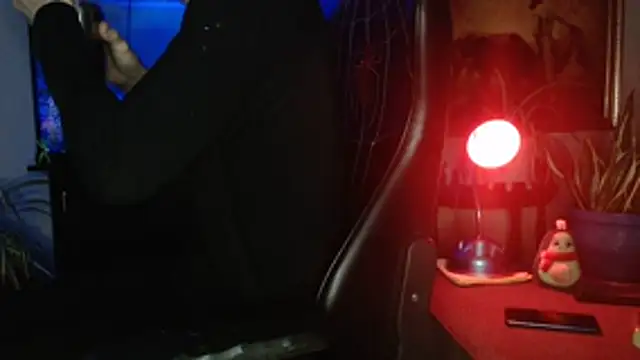 Snapshot of EspanolVato chatting on April 13, 2026, 8:31 am EspanolVato online show from April 13, 2026, 8:31 am