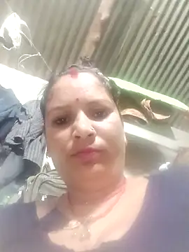 Hot hiuj online show from April 28, 2026, 4:56 pm