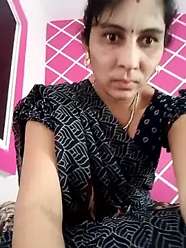 Snapshot of Hot_ree85 chatting on February 14, 2026, 6:43 am Hot ree85 online show from February 14, 2026, 6:43 am