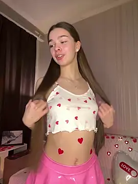 Snapshot of SkylineBliss chatting on February 10, 2026, 10:25 pm SkylineBliss online show from February 10, 2026, 10:25 pm