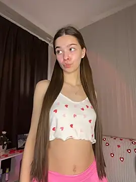 Snapshot of SkylineBliss chatting on February 12, 2026, 9:10 pm SkylineBliss online show from February 12, 2026, 9:10 pm