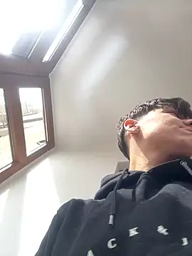 ravenryx online show from April 12, 2026, 11:59 am