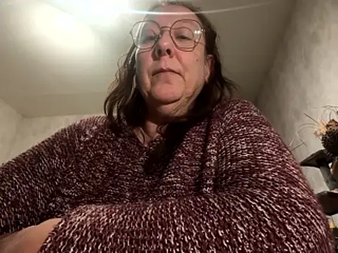 xmyriamx online show from January 6, 2026, 8:45 pm