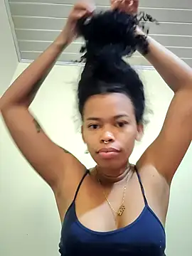 Snapshot of shenna_brunette chatting on February 13, 2026, 3:30 pm shenna brunette online show from February 13, 2026, 3:30 pm