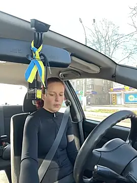 Lily Viola online show from March 27, 2026, 6:19 am