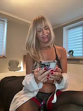 NaughtyNinky online show from August 7, 2026, 5:37 pm