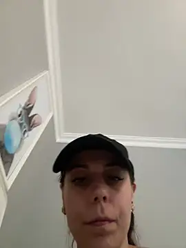 Luna licous online show from June 24, 2026, 11:20 am