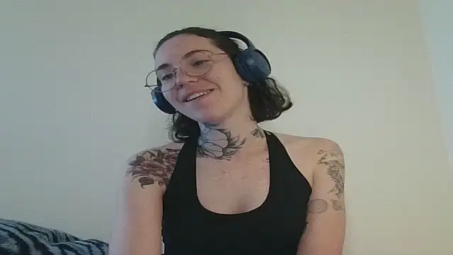 Dirty Pink online show from March 26, 2026, 9:37 am