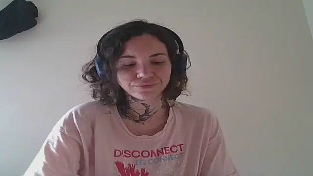 Snapshot of Dirty_Pink chatting on April 22, 2026, 8:50 am Dirty Pink online show from April 22, 2026, 8:50 am