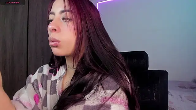 Snapshot of maazikeenx chatting on March 10, 2026, 12:43 pm maazikeenx online show from March 10, 2026, 12:43 pm