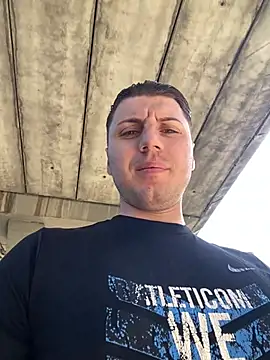 allee2206 online show from March 25, 2026, 10:54 am