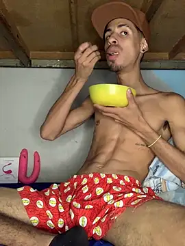 Snapshot of alexx_23cm chatting on February 3, 2026, 8:47 pm alexx 23cm online show from February 3, 2026, 8:47 pm